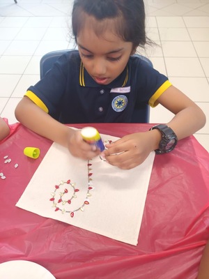 Jewelry making and coconut leaves basket weaving - Jai Arts & Culture Singapore